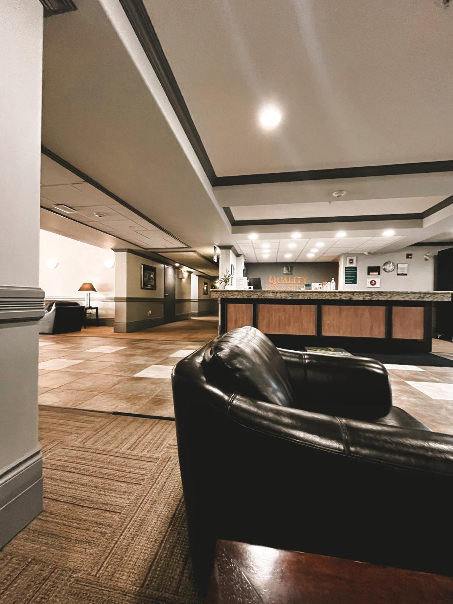 Quality Inn & Suites Hinton Eksteriør bilde